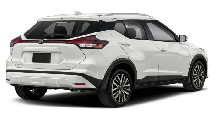 نيسان كيكس SV 2023 خلفية بيضاء