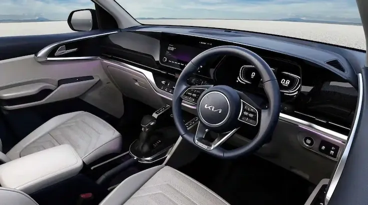 مميزات كارينز 2025