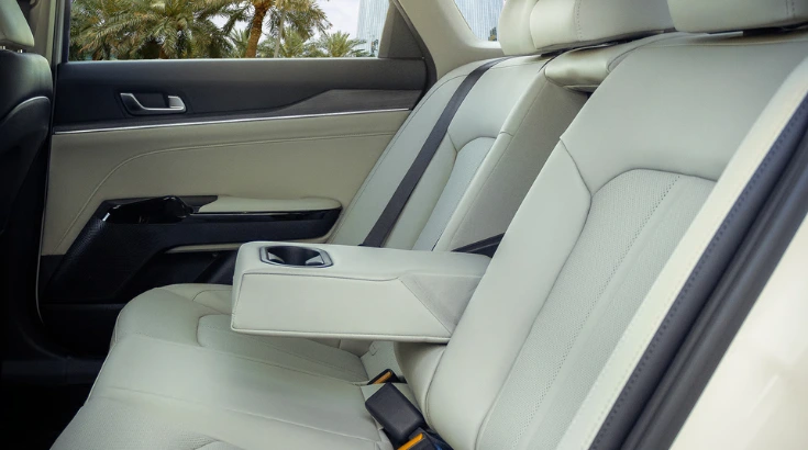 مقاعد كيا k5 2024