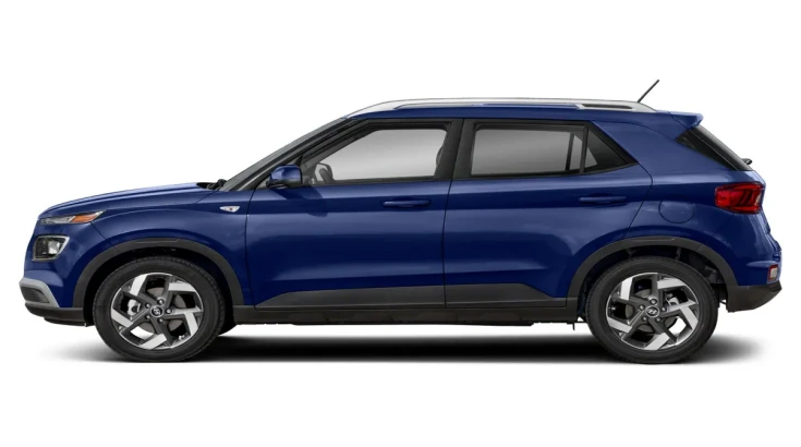 Hyundai Venue Premium 2026 - هيونداي فينيو Premium 2026 باللون الأزرق من الأمام جانبًا