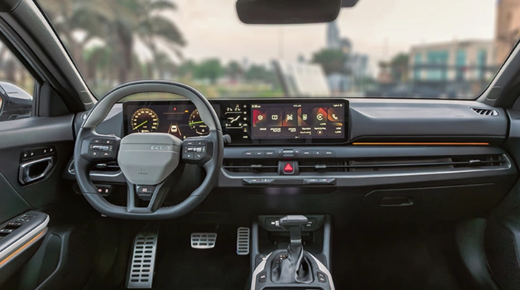 صورة توضح تفاصيل المقصورة الداخلية لسيارة كيا K4 GLS موديل 2026