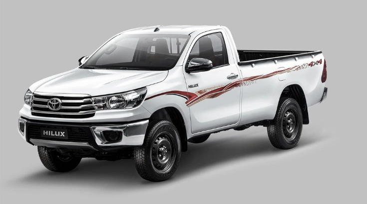 تويوتا هايلكس GLX 2.7 قير عادي دبل بنزين 4×4 2026