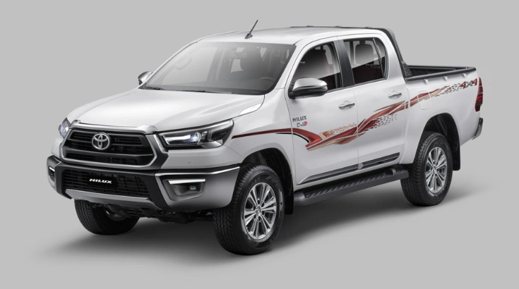 تويوتا هايلكس غمارتين GL قير عادي ديزل 2.4 2025