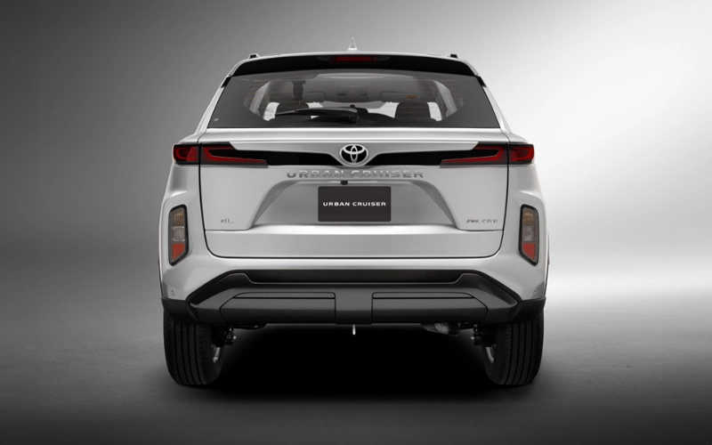 تصميم خلفي لسيارة تويوتا أوربان كروزر 2026